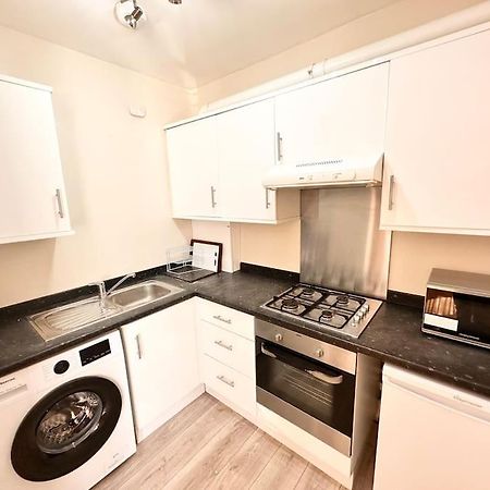 2 Bedroom Apartment In Se13 ロンドン エクステリア 写真