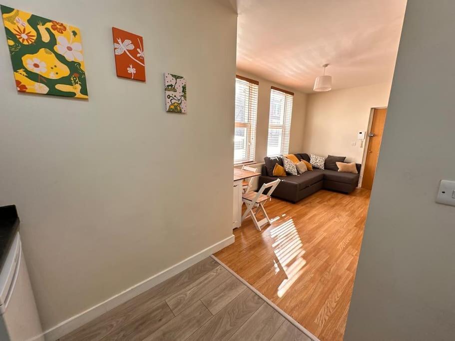 2 Bedroom Apartment In Se13 ロンドン エクステリア 写真