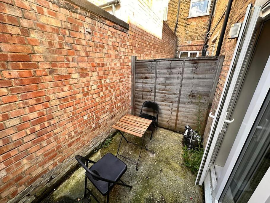 2 Bedroom Apartment In Se13 ロンドン エクステリア 写真